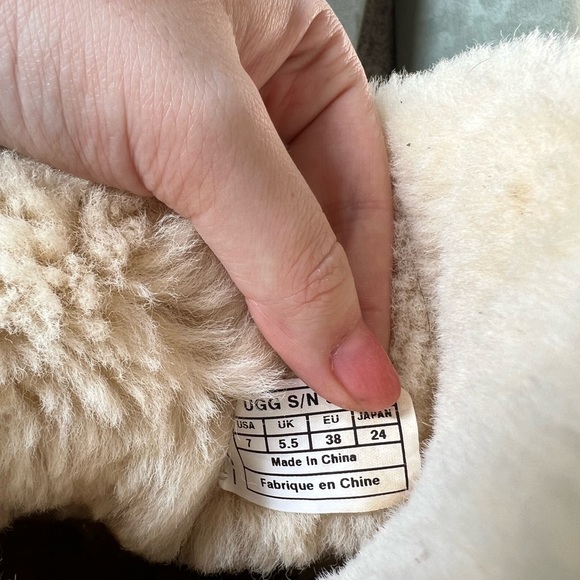 Bailey button ugg - Picture 3 of 4